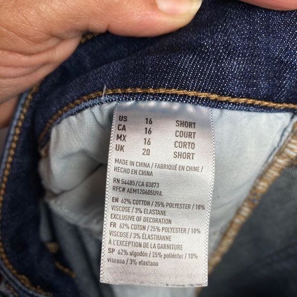 American Eagle Outfitters Womenʻs Distressed Denim Hi-Rise Jegging Crop Size 16 - Picture 10 of 10